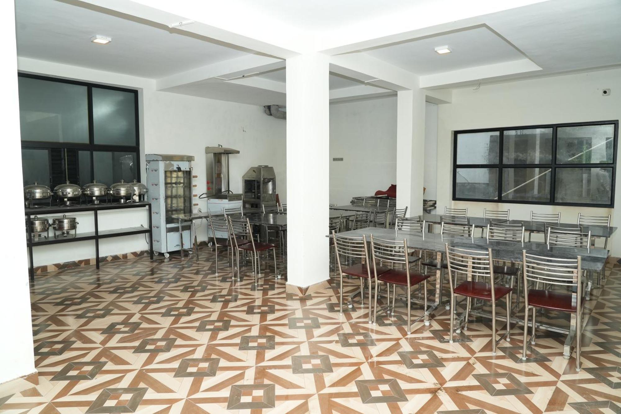 Vetrivel International By Brown Tree Resorts Кодайканал Екстериор снимка